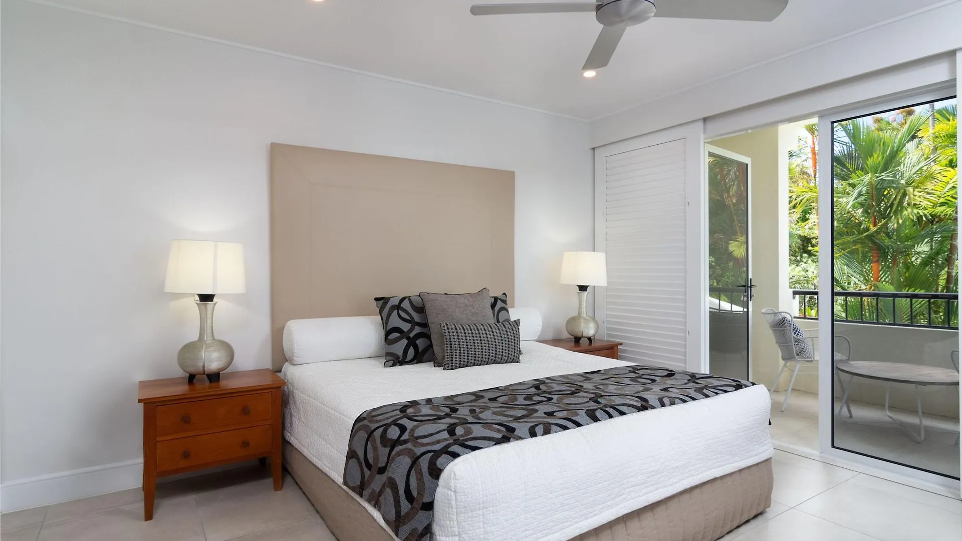***** Hotel apartamentowy Mandalay Luxury Beachfront Apartments Port Douglas Australia
