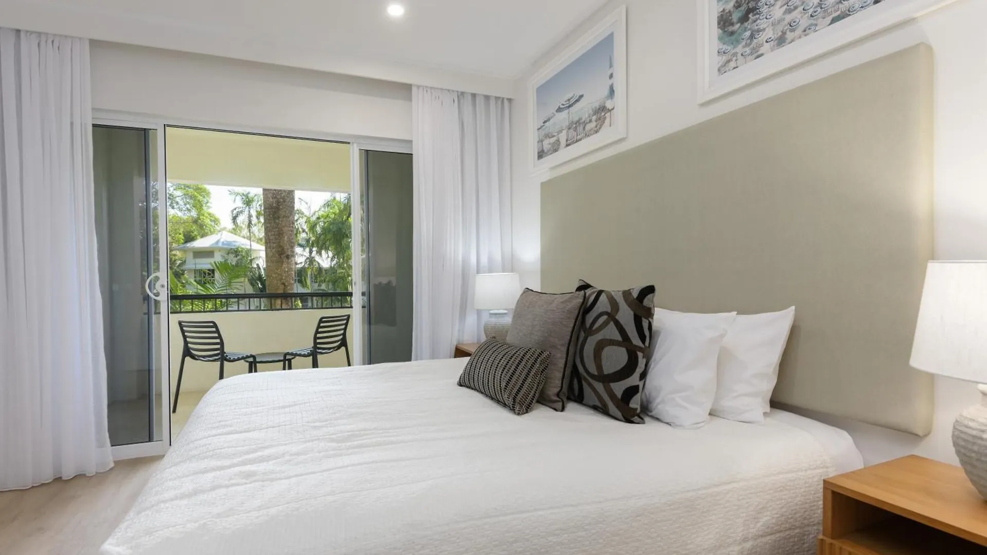 Mandalay Luxury Beachfront Apartments Port Douglas 5*,  Australia