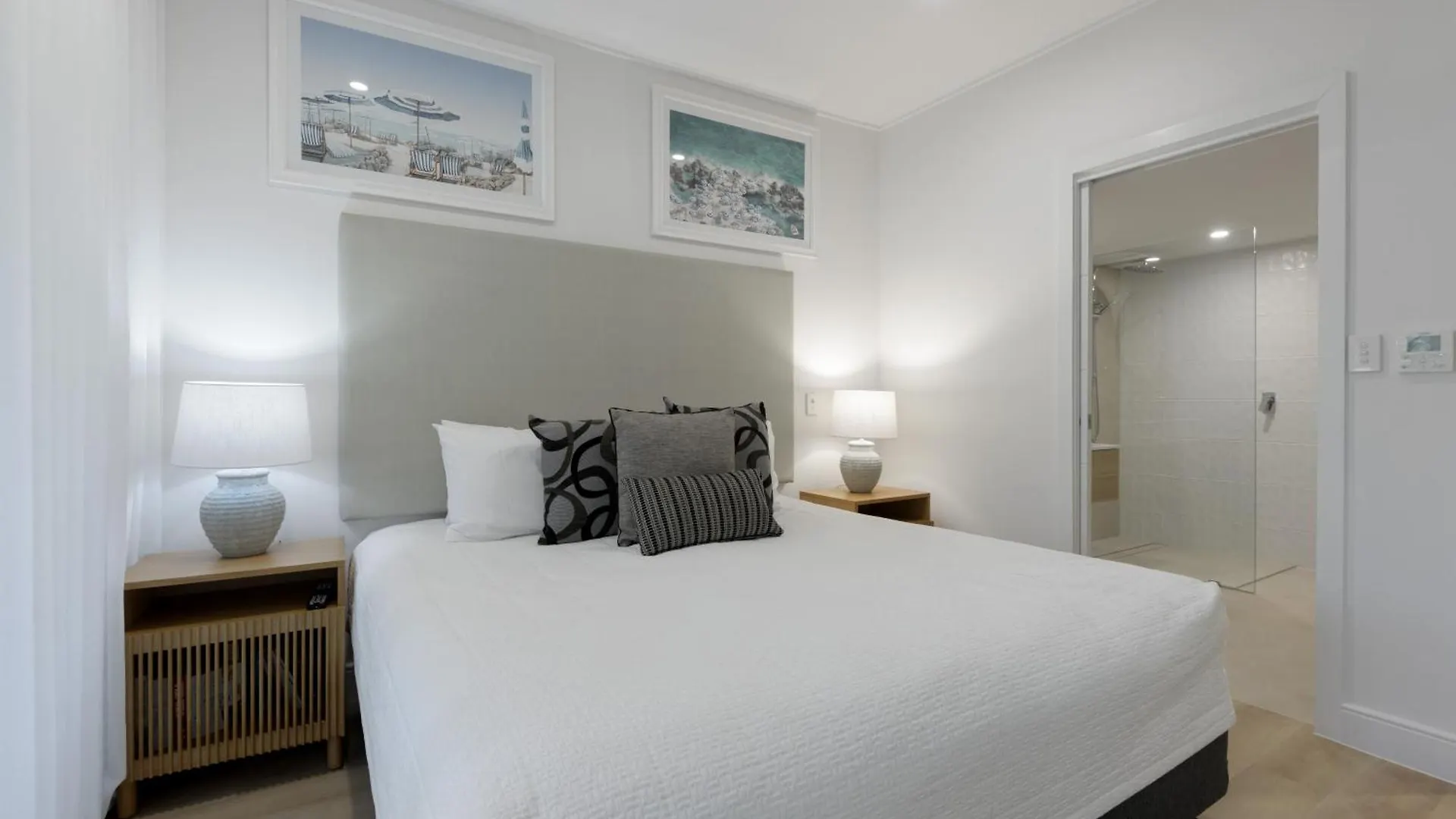Mandalay Luxury Beachfront Apartments Port Douglas Hotel apartamentowy