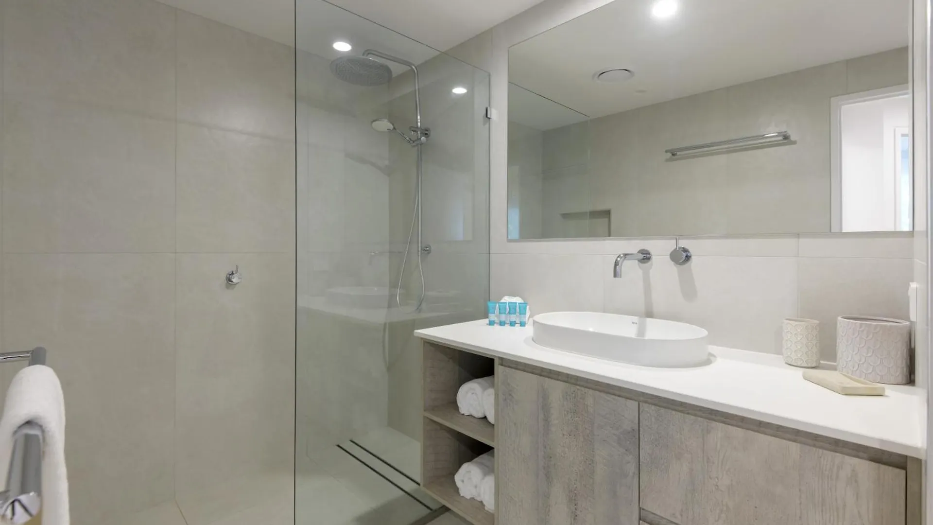 Mandalay Luxury Beachfront Apartments Port Douglas