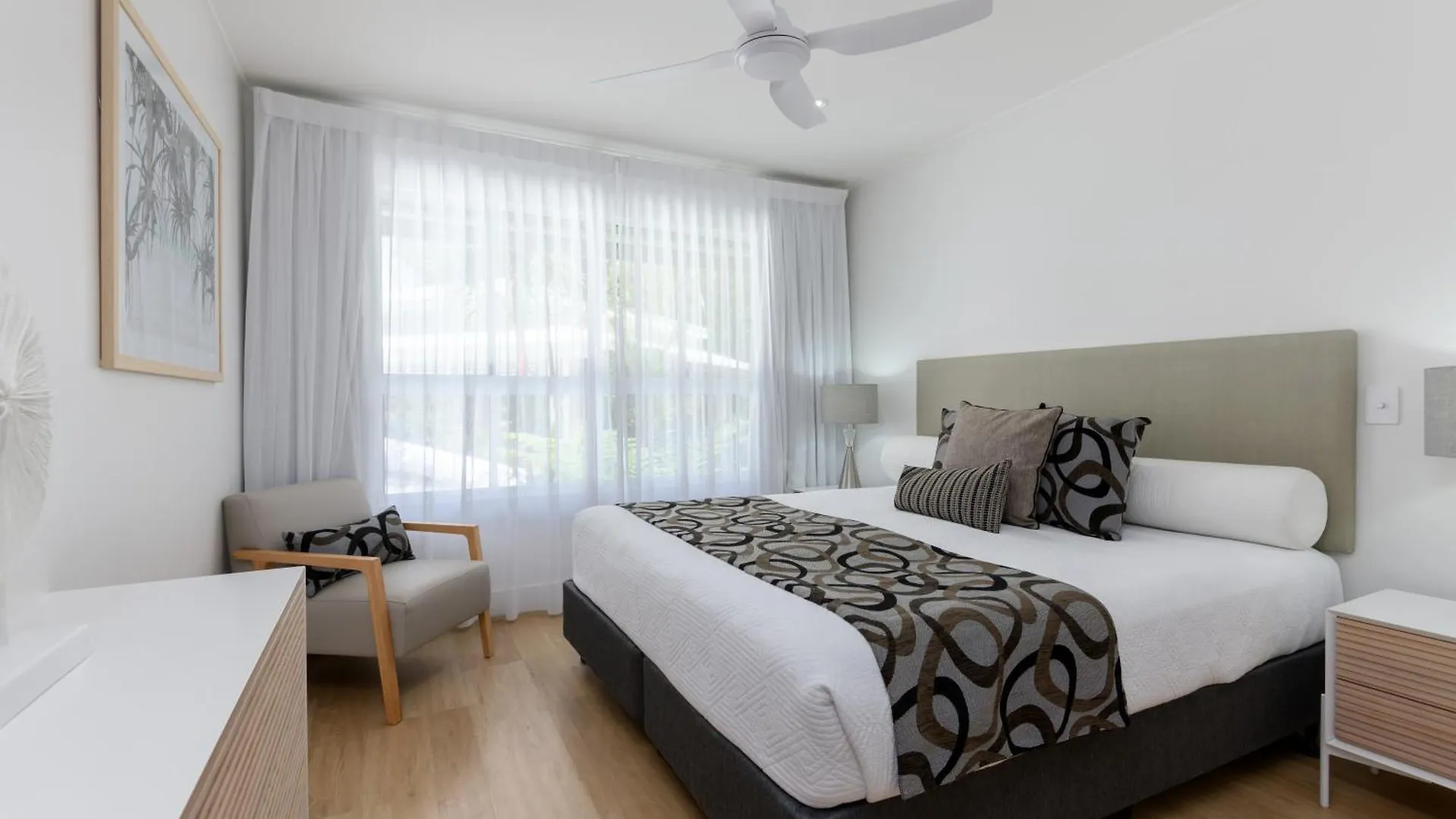 Mandalay Luxury Beachfront Apartments Port Douglas 5*,