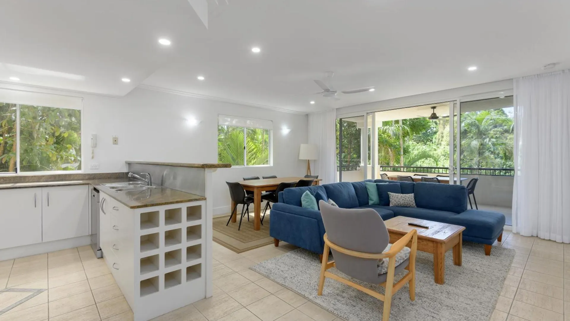 Mandalay Luxury Beachfront Apartments Port Douglas Hotel apartamentowy