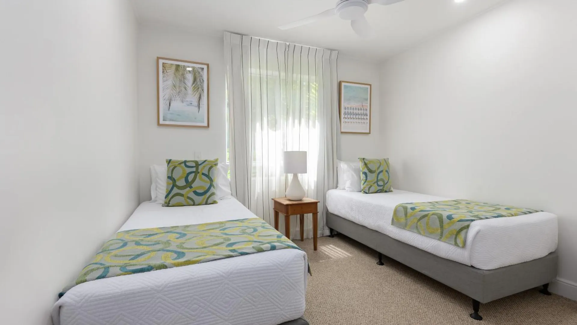 Hotel apartamentowy Mandalay Luxury Beachfront Apartments Port Douglas