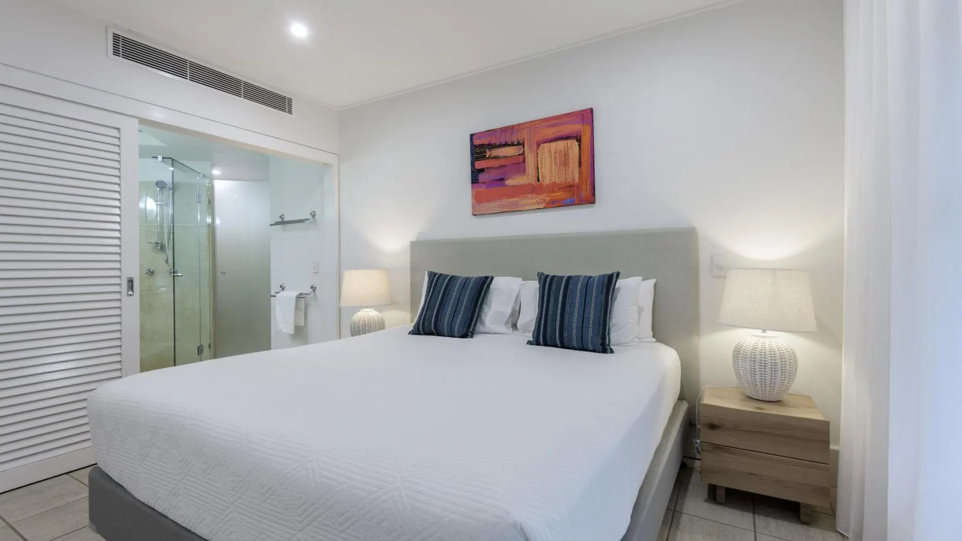 Mandalay Luxury Beachfront Apartments Port Douglas Hotel apartamentowy