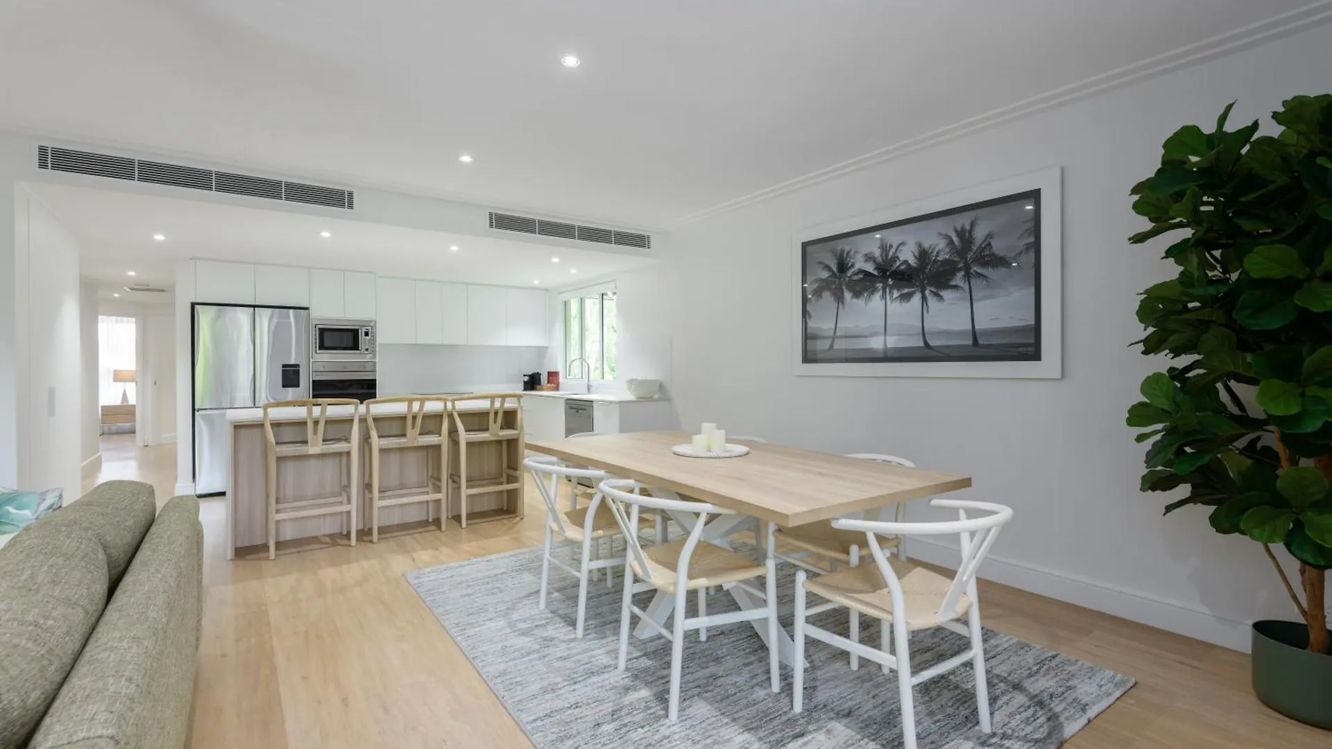 Mandalay Luxury Beachfront Apartments Port Douglas