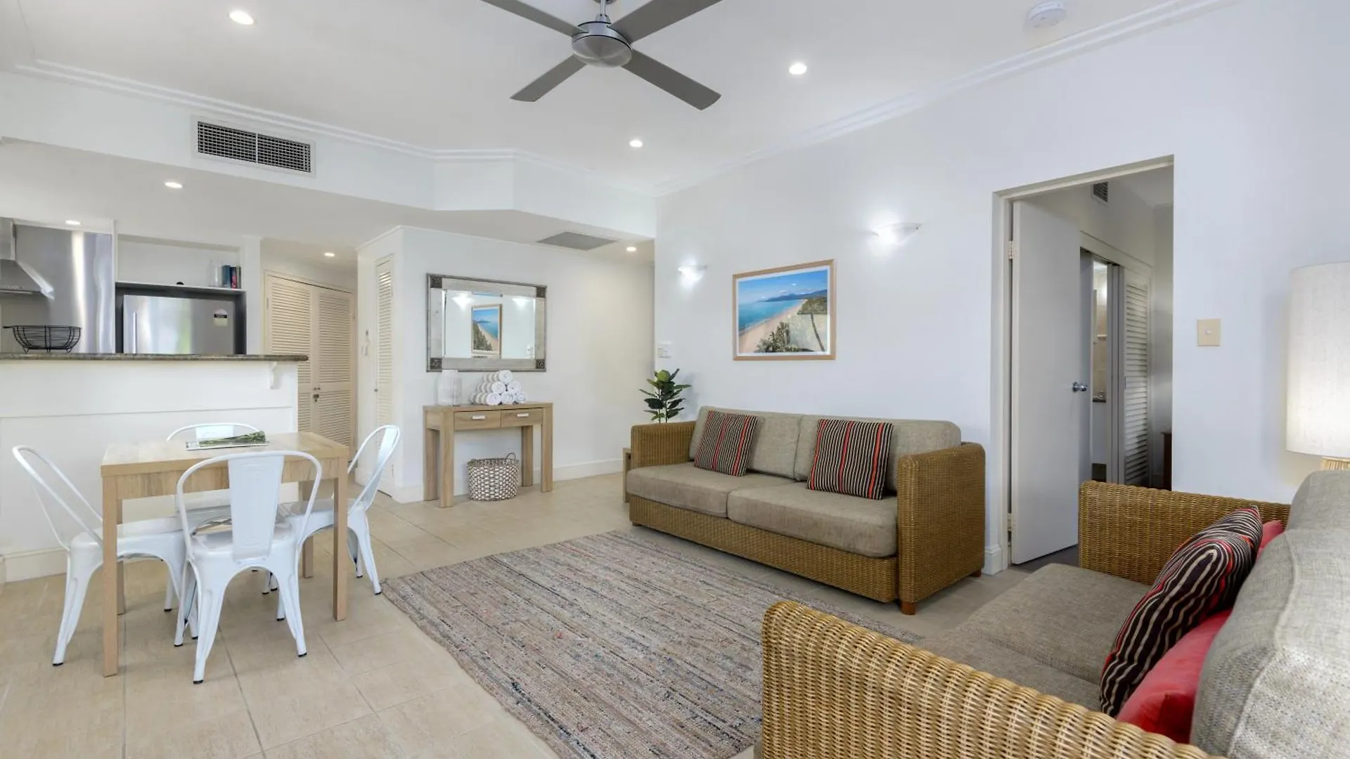 Aparthotel Mandalay Luxury Beachfront Apartments Port Douglas