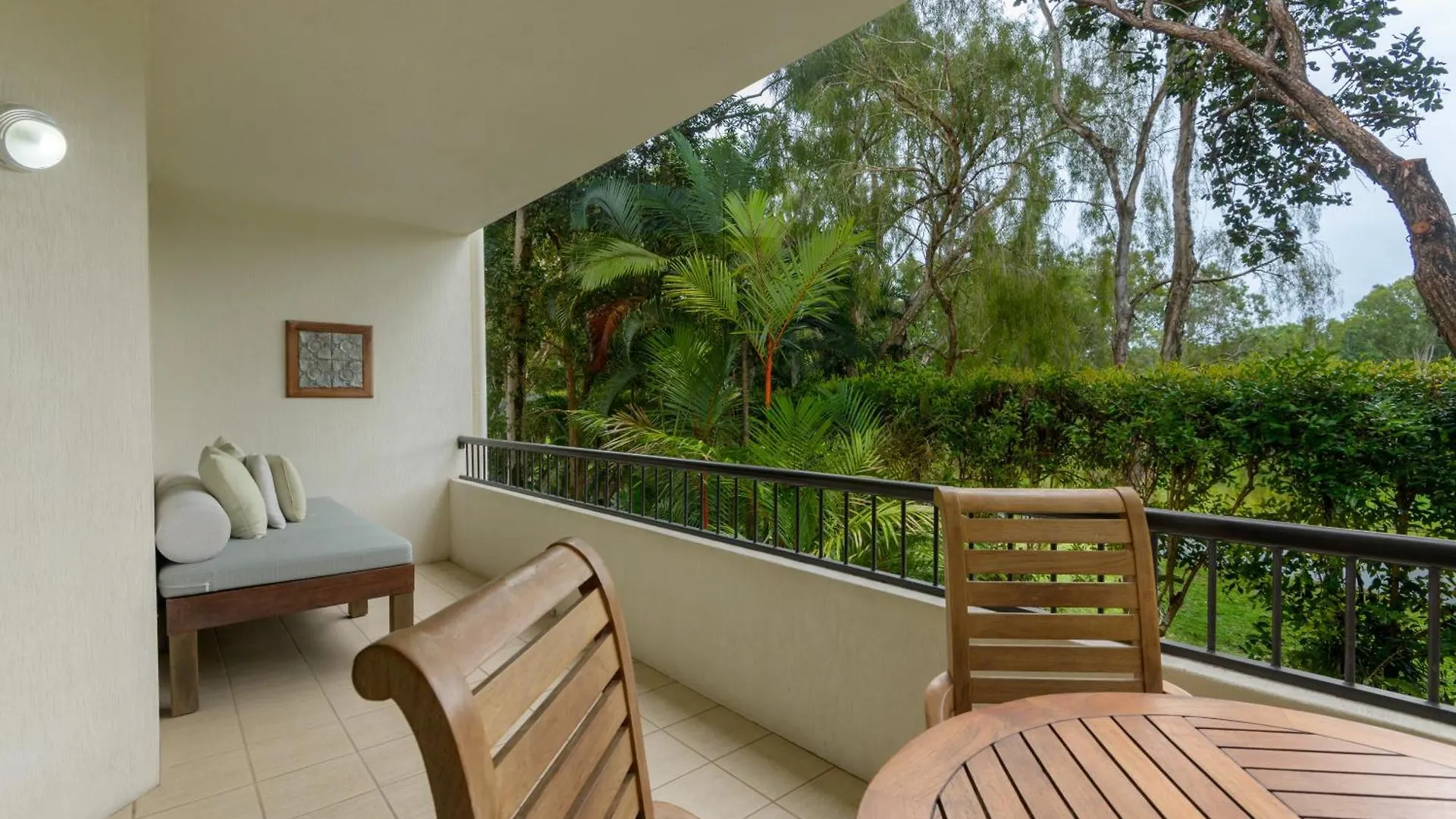 Mandalay Luxury Beachfront Apartments Port Douglas